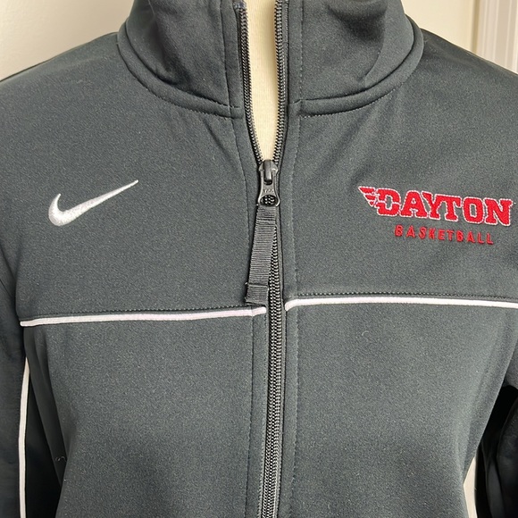 Nike Dri-Fit Dayton Flyers Basketball Zip-up Jacket - Picture 3 of 12